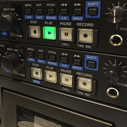 Купить Проигрыватели / Рекордеры от 2116 руб